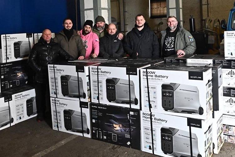 19.1.2026 – Ми передали 60 високоємних акумуляторних станцій вартістю 2,8 мільйона чеських крон.